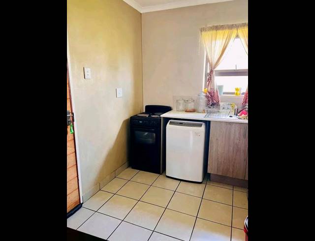 2 BEDROOM HOUSE FOR SALE IN DAWN PARK EXT